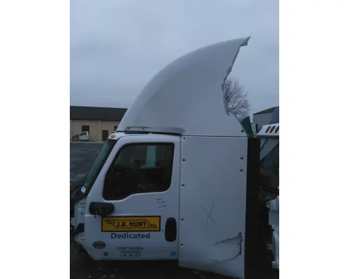 INTERNATIONAL LT CAB