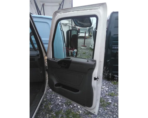 INTERNATIONAL LT CAB