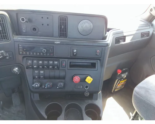 INTERNATIONAL LT CAB