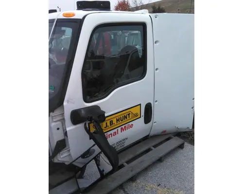 INTERNATIONAL LT CAB