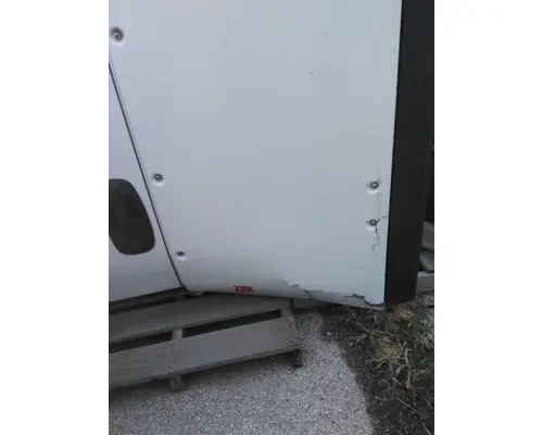 INTERNATIONAL LT CAB