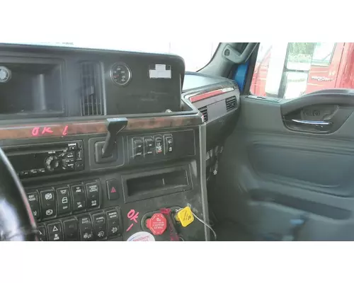 INTERNATIONAL LT CAB
