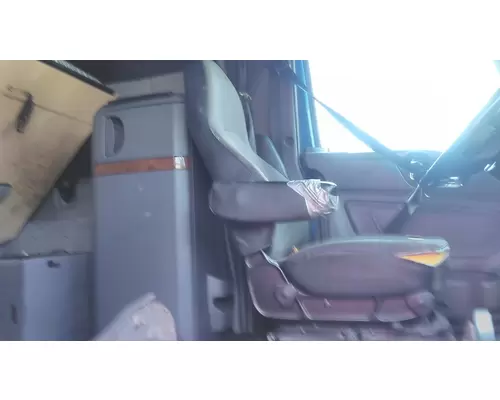 INTERNATIONAL LT CAB