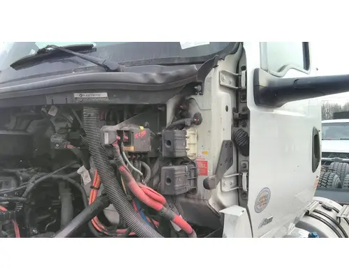 INTERNATIONAL LT CAB