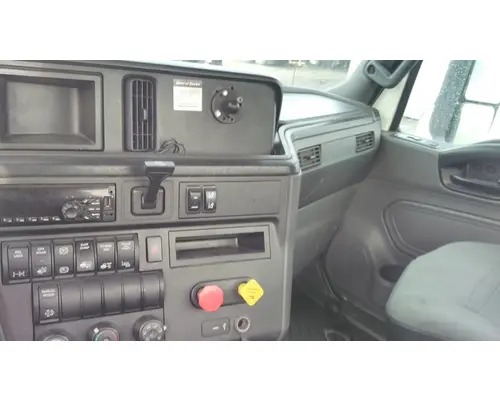 INTERNATIONAL LT CAB