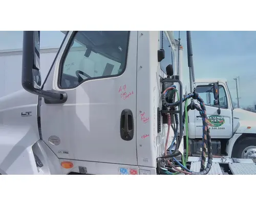 INTERNATIONAL LT CAB