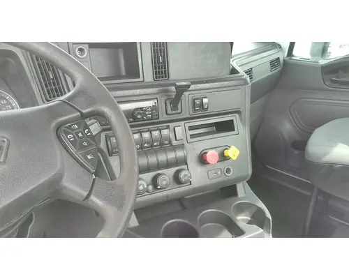 INTERNATIONAL LT CAB