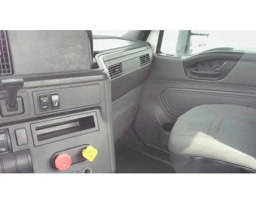 INTERNATIONAL LT CAB