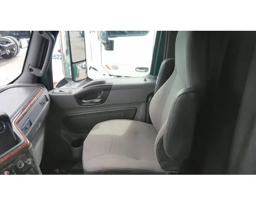INTERNATIONAL LT CAB
