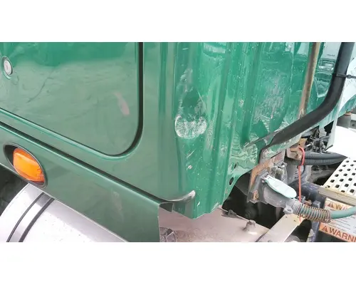 INTERNATIONAL LT CAB