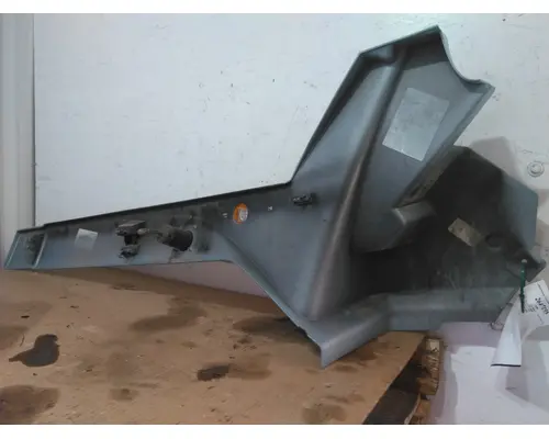 INTERNATIONAL LT COWL