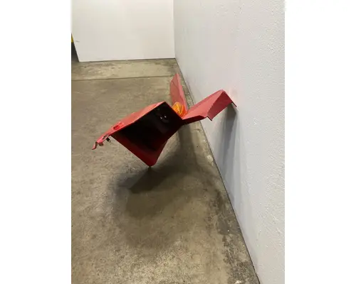 INTERNATIONAL LT Cab