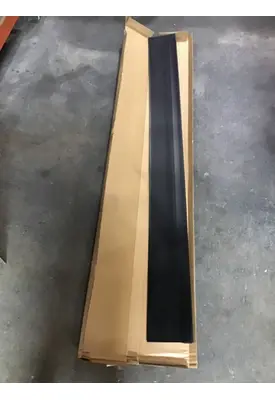 INTERNATIONAL LT Cowl