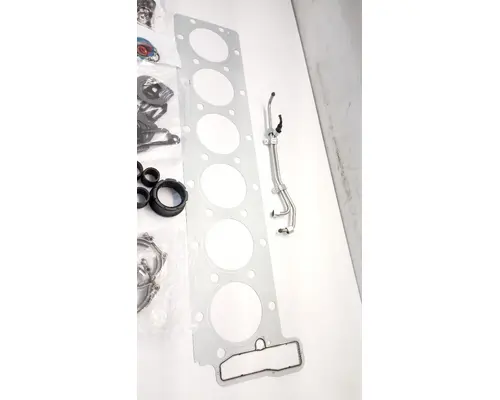 INTERNATIONAL LT Cylinder Head