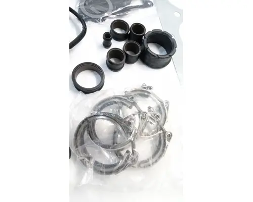 INTERNATIONAL LT Cylinder Head