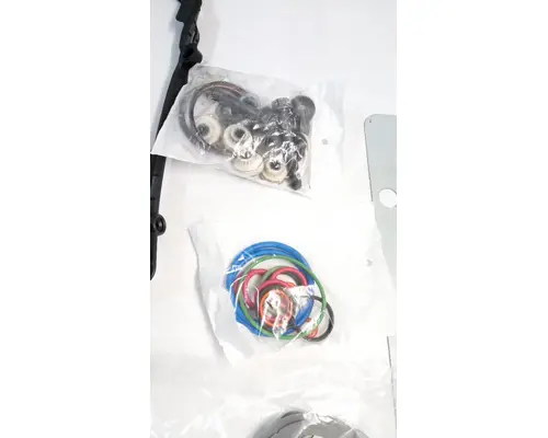 INTERNATIONAL LT Cylinder Head