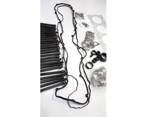 INTERNATIONAL LT Cylinder Head