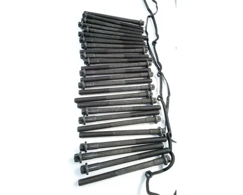 INTERNATIONAL LT Cylinder Head