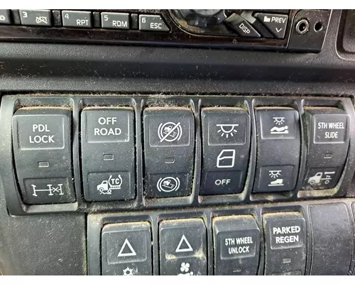 INTERNATIONAL LT DASH PANEL