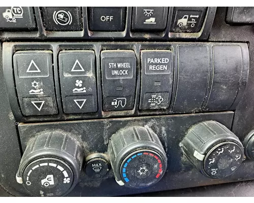 INTERNATIONAL LT DASH PANEL