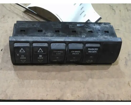 INTERNATIONAL LT DASH PANEL