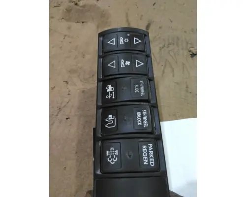 INTERNATIONAL LT DASH PANEL