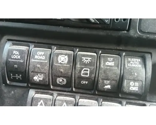 INTERNATIONAL LT DASH PANEL