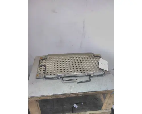 INTERNATIONAL LT DECK (CATWALK) STEP