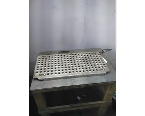 INTERNATIONAL LT DECK (CATWALK) STEP