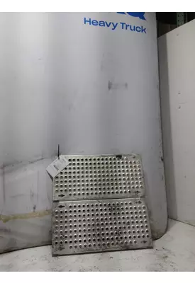INTERNATIONAL LT DECK (CATWALK) STEP