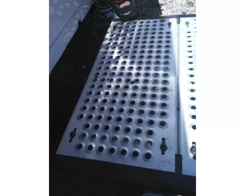 INTERNATIONAL LT DECK (CATWALK) STEP