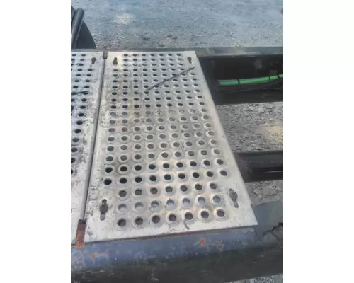 INTERNATIONAL LT DECK (CATWALK) STEP