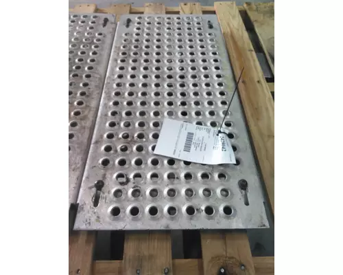 INTERNATIONAL LT DECK (CATWALK) STEP