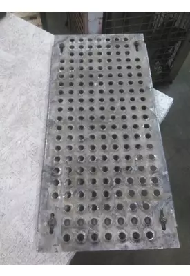 INTERNATIONAL LT DECK (CATWALK) STEP