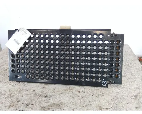 INTERNATIONAL LT DECK (CATWALK) STEP