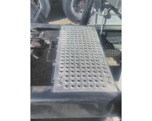 INTERNATIONAL LT DECK (CATWALK) STEP