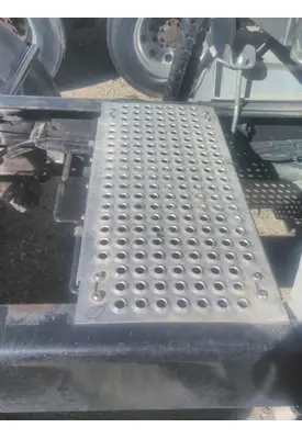 INTERNATIONAL LT DECK (CATWALK) STEP