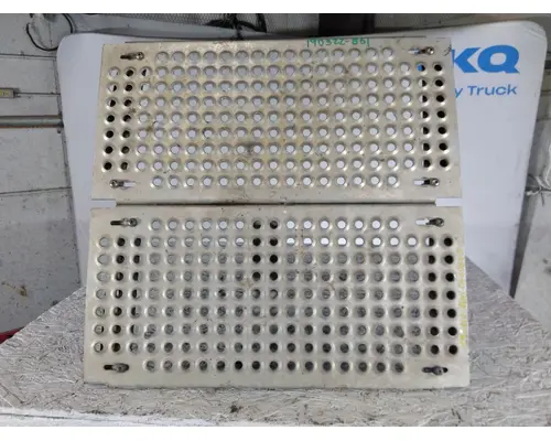 INTERNATIONAL LT DECK (CATWALK) STEP