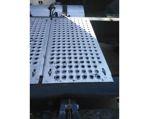 INTERNATIONAL LT DECK (CATWALK) STEP