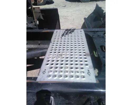 INTERNATIONAL LT DECK (CATWALK) STEP