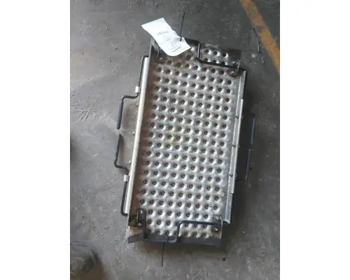 INTERNATIONAL LT DECK (CATWALK) STEP