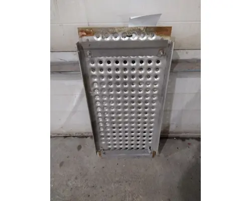 INTERNATIONAL LT DECK (CATWALK) STEP