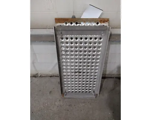 INTERNATIONAL LT DECK (CATWALK) STEP