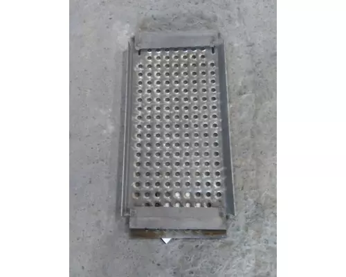 INTERNATIONAL LT DECK (CATWALK) STEP