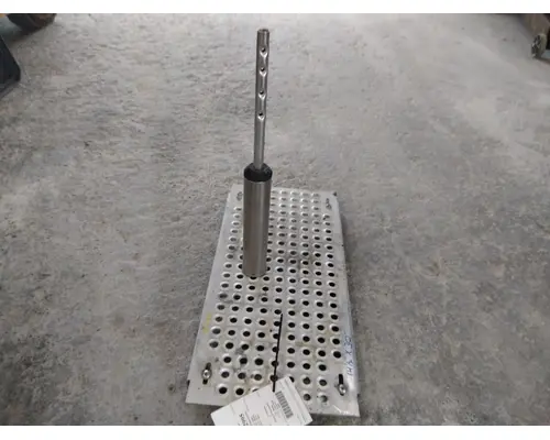 INTERNATIONAL LT DECK (CATWALK) STEP