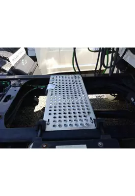 INTERNATIONAL LT DECK (CATWALK) STEP