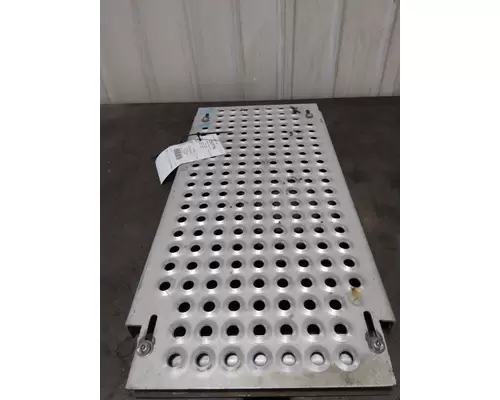 INTERNATIONAL LT DECK (CATWALK) STEP