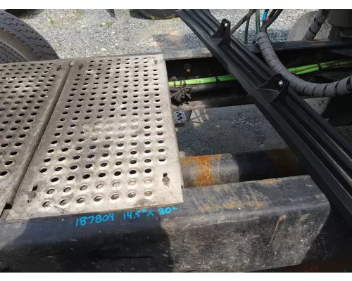 INTERNATIONAL LT DECK (CATWALK) STEP