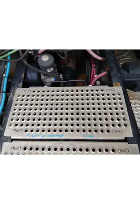 INTERNATIONAL LT DECK (CATWALK) STEP