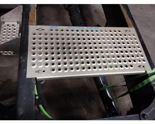 INTERNATIONAL LT DECK (CATWALK) STEP